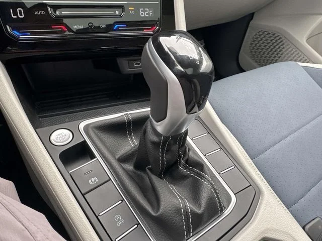 New 2026 White Volkswagen 1.5T SE image 19