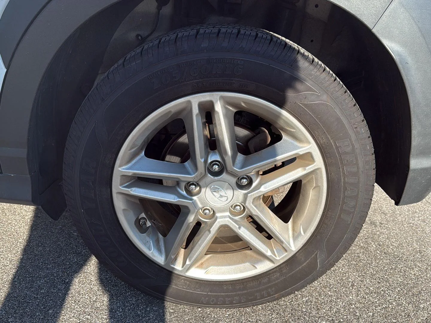 Used 2019  HYUNDAI SUV image 16