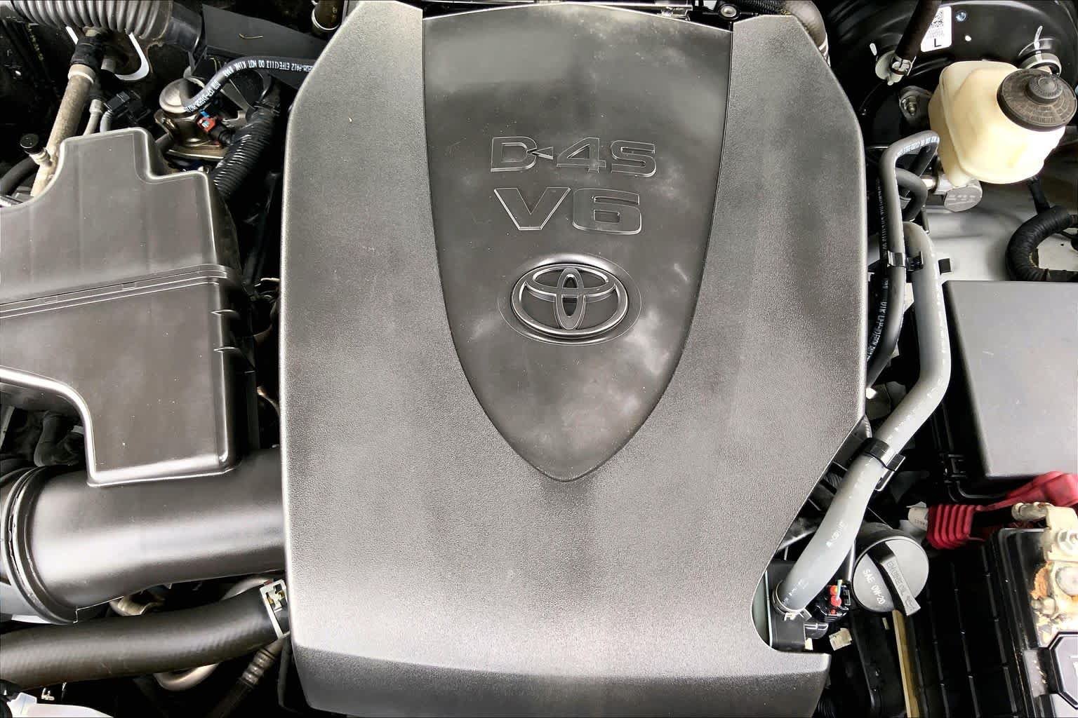 Used 2021 Super White Toyota SR5 image 32