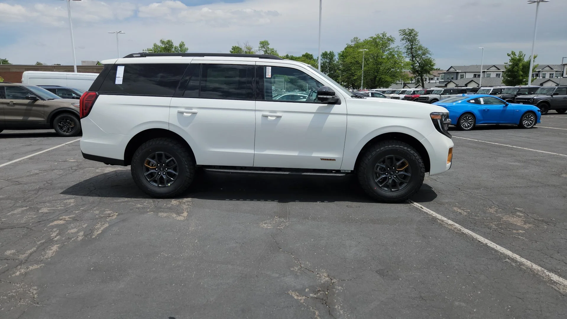 New 2026 Star White Metallic Tri-Coat Ford Tremor image 16