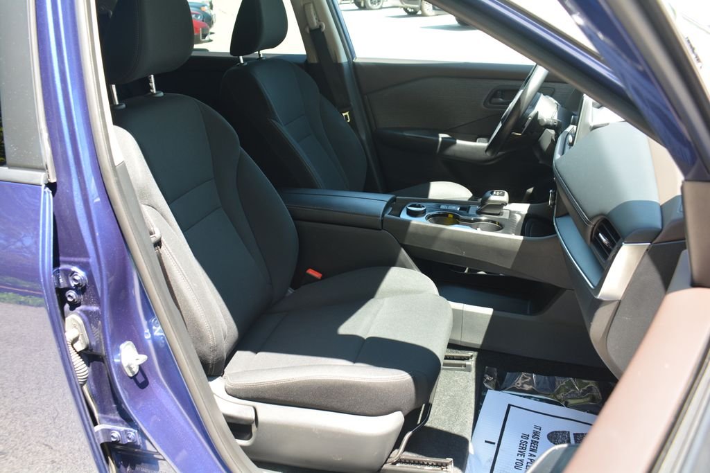 Used 2023 Blue Nissan S image 18