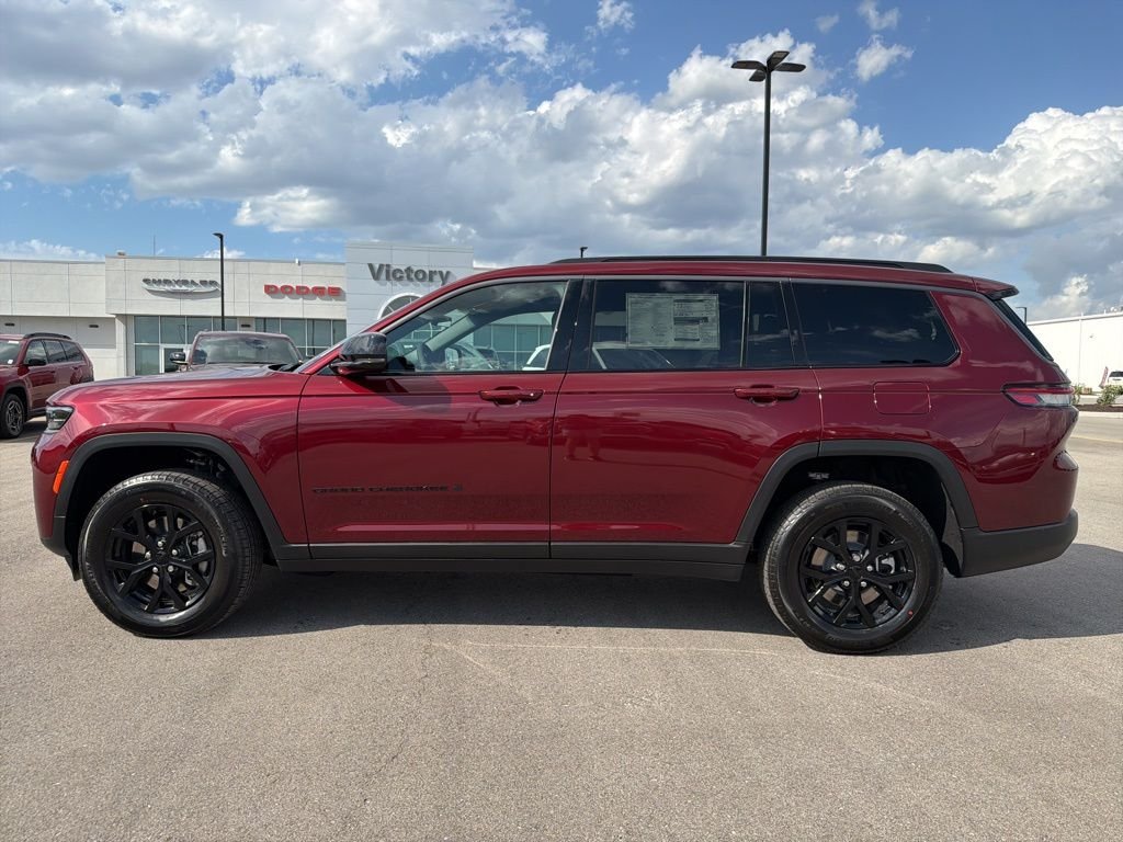New 2026 Velvet Red Pearl-Coat Exterior Paint Jeep Altitude image 3