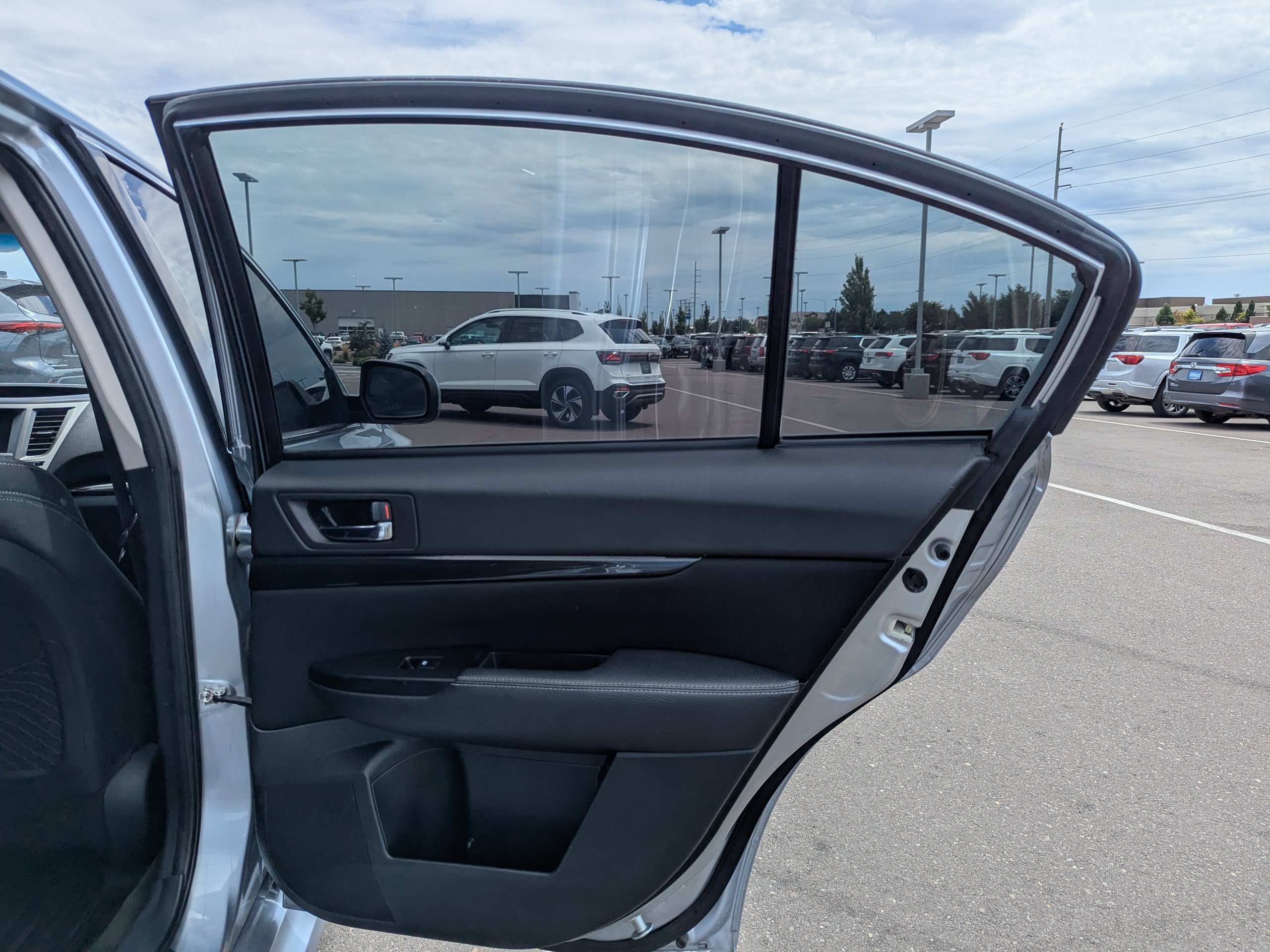 Used 2014 Silver Subaru 2.5 i Sport image 37