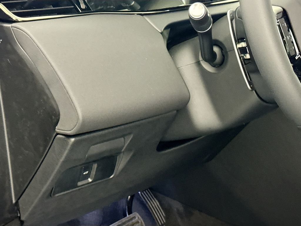 New 2026 Santorini Black Land Rover Core S image 10