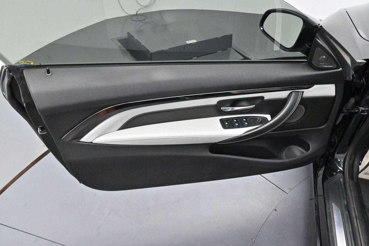 Used 2015 Black Sapphire Metallic BMW M4 image 9