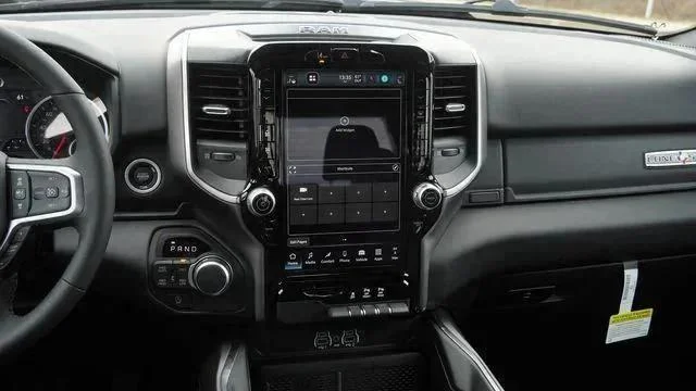 New 2026 Diamond Black Crystal Pearl-Coat Exterior Paint RAM LONE STAR image 16