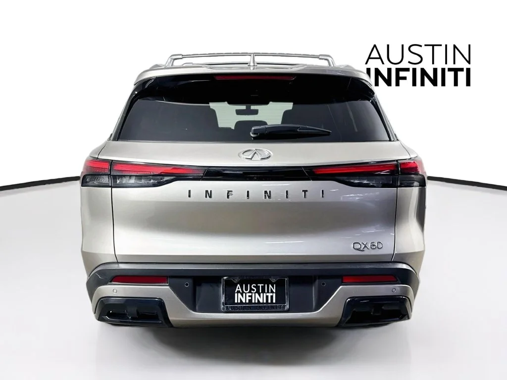 Certified Used 2024 Silver INFINITI LUXE image 9
