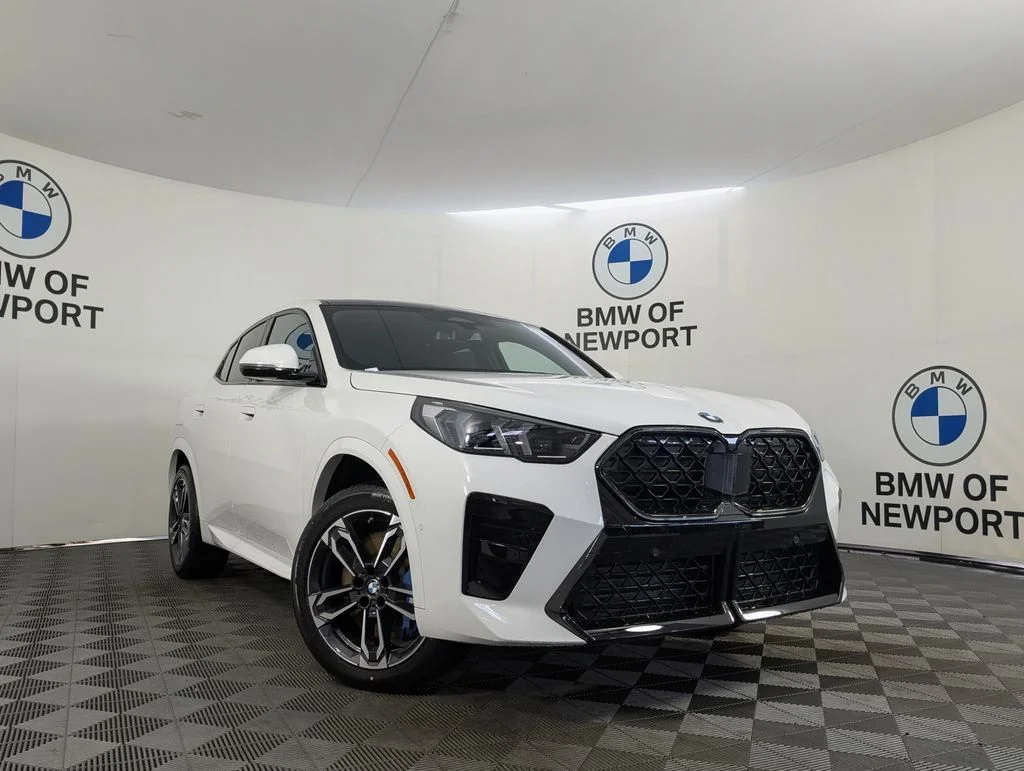 New 2026 Alpine White BMW xDrive28i image 3