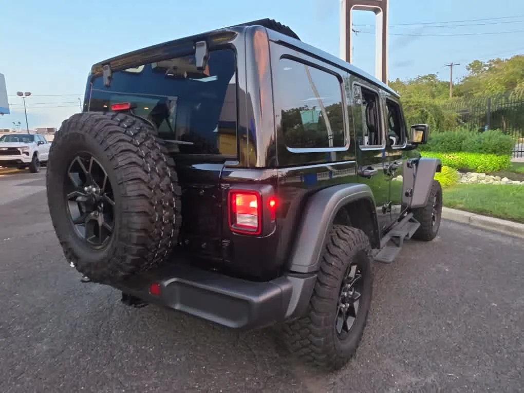 Certified Used 2025 Black Jeep Willys 4xe image 4