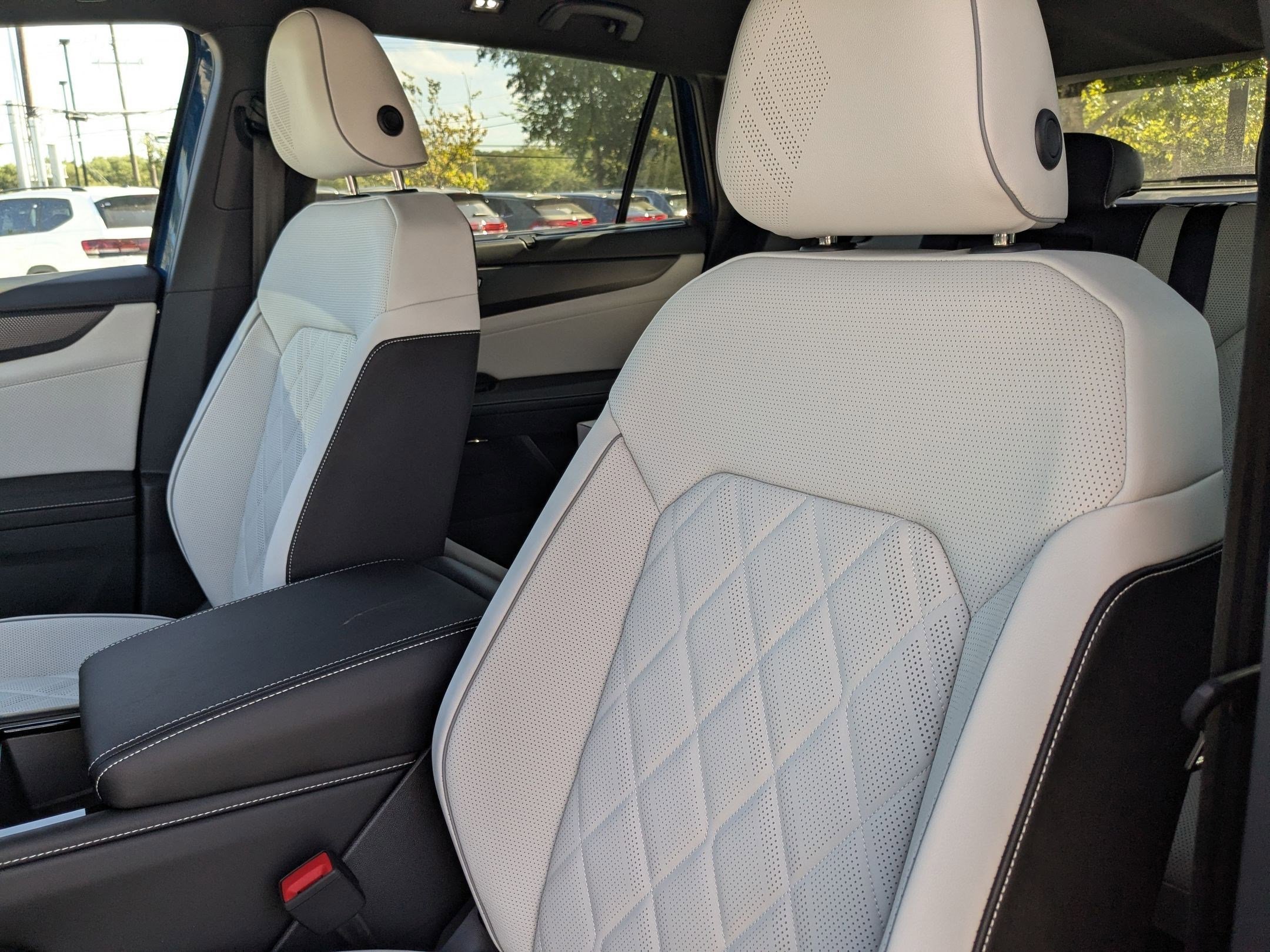 2026 Volkswagen Atlas Cross Sport SEL Premium R-LINE - Photo 7