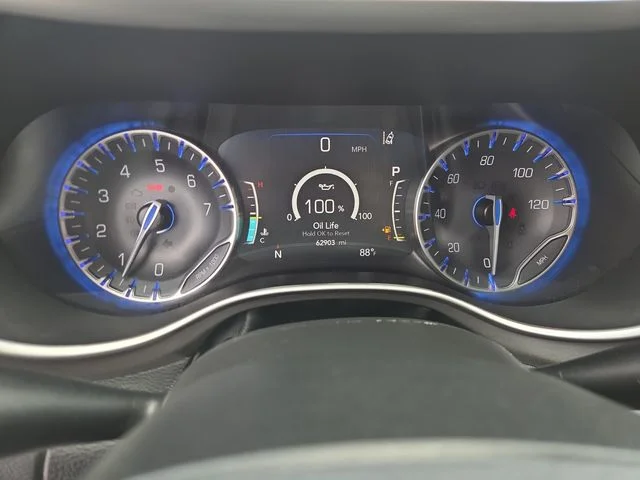 Used 2024 Silver Chrysler Touring L image 19