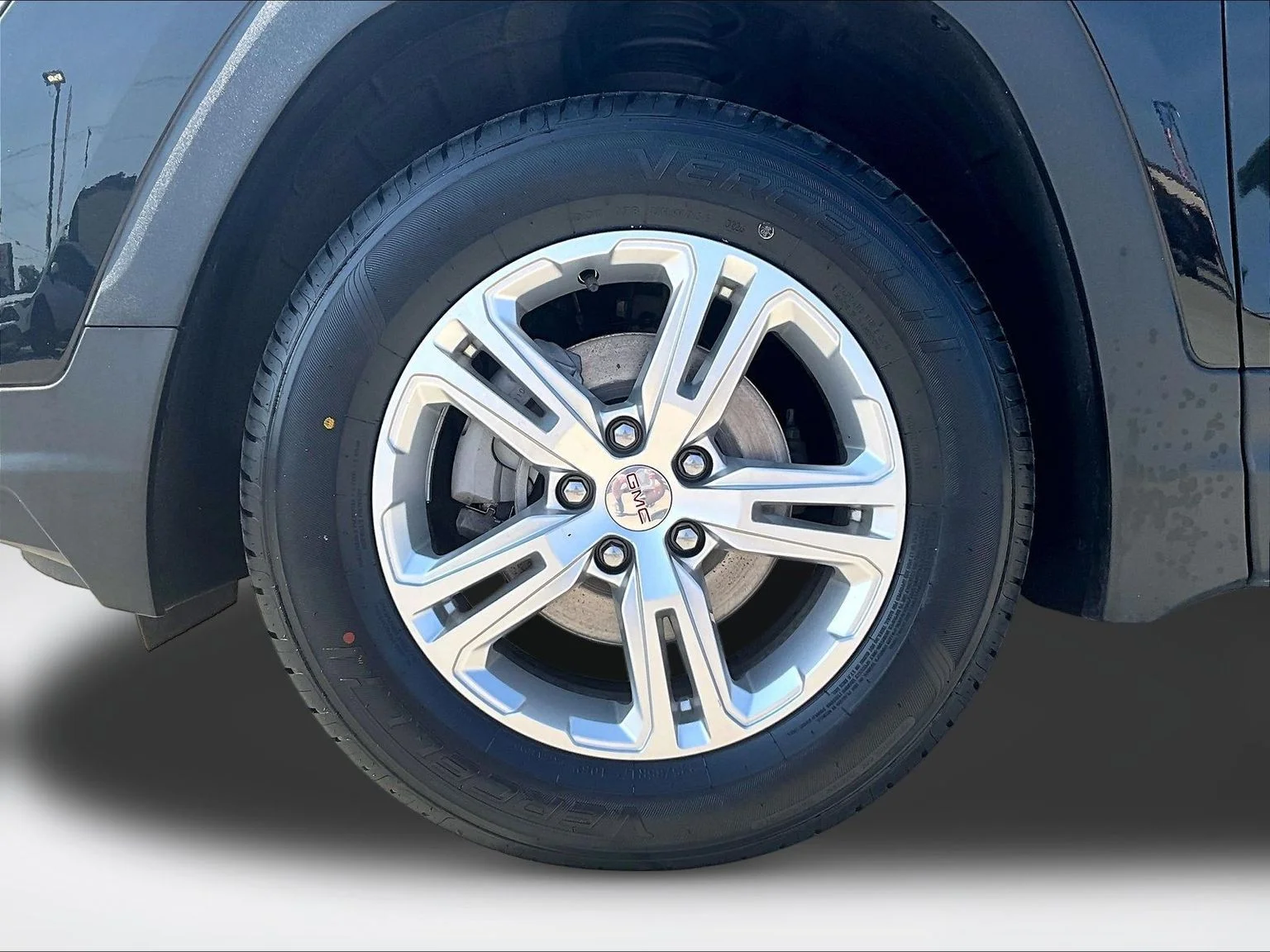 Used 2022 Black GMC SLE image 9