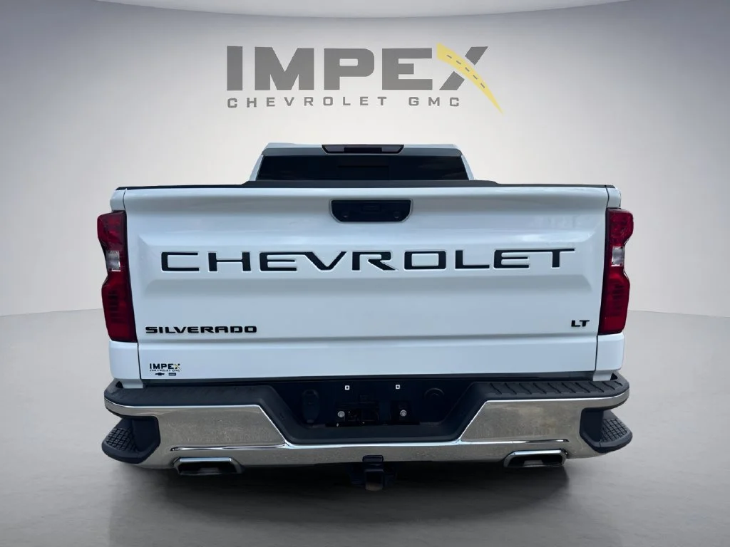 Used 2024 Summit White Chevrolet LT image 12