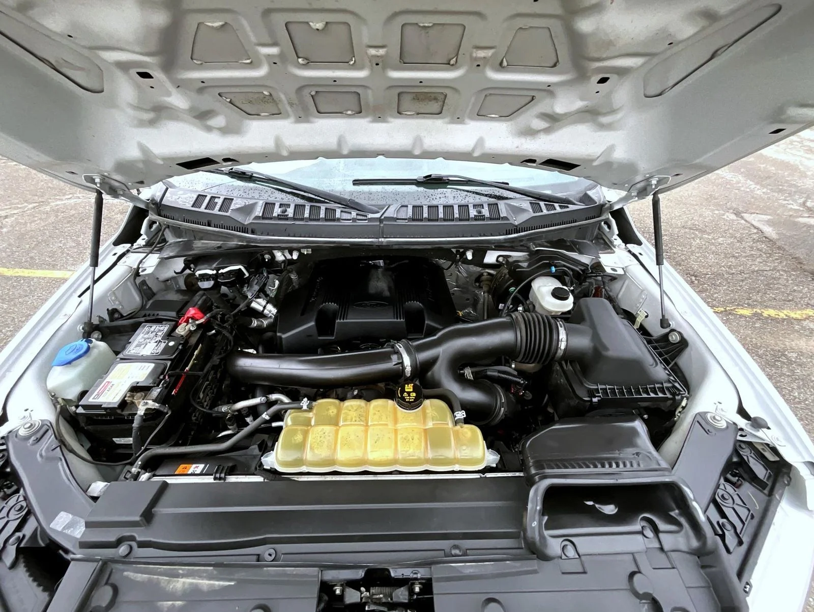 Used 2019 White Ford XL image 24