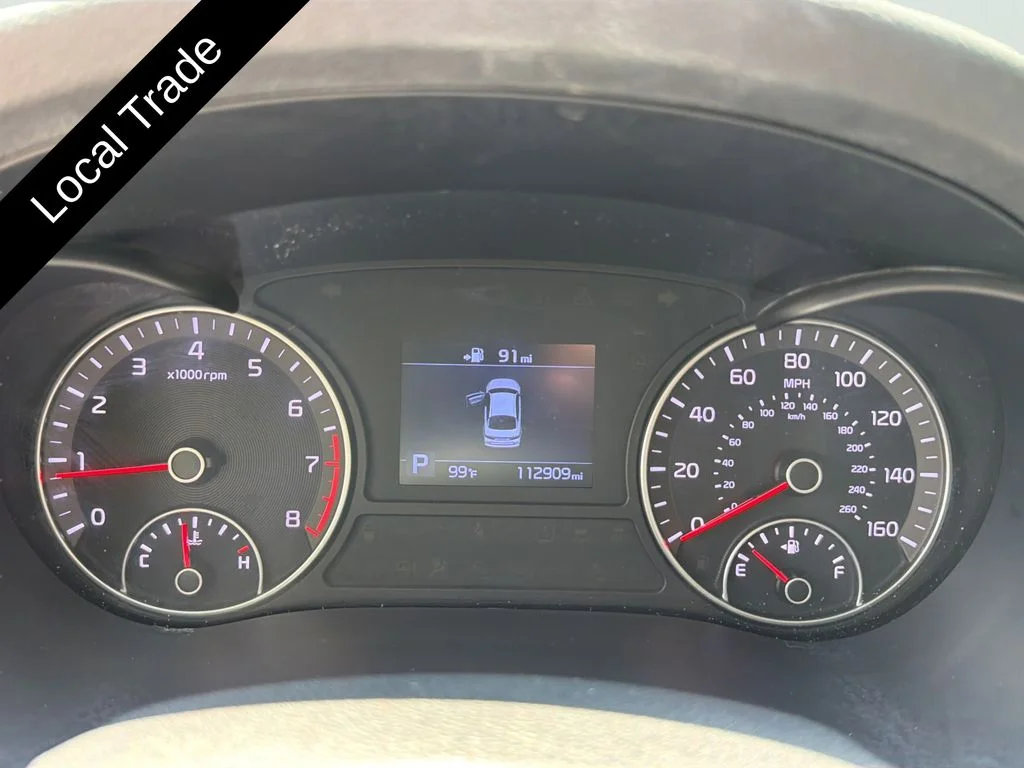 Used 2019 Snow White Pearl Kia LX image 28