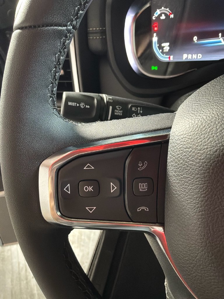New 2027 Diamond Black Crystal Pearl-Coat Exterior Paint RAM Laramie image 26