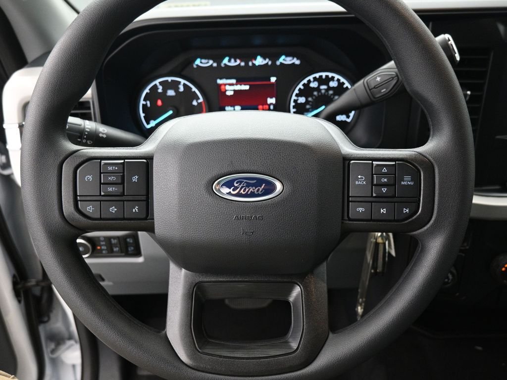2026 Ford F-350 Super Duty XLT - Photo 13