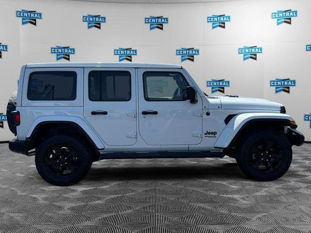 Used 2022 White Jeep Unlimited Sahara image 7