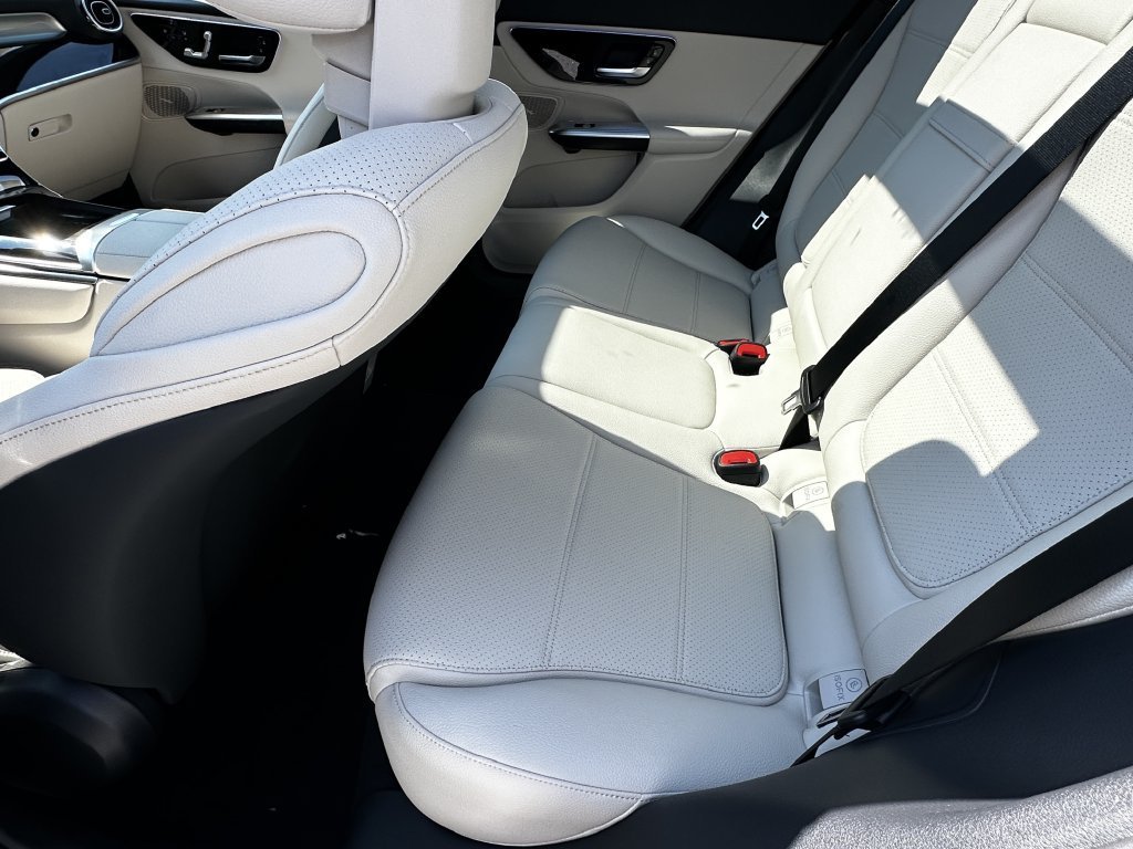New 2027 Polar White Mercedes-Benz GLC 300 image 62