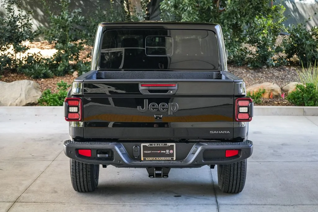 New 2026 Black Clear-Coat Exterior Paint Jeep Sahara image 5