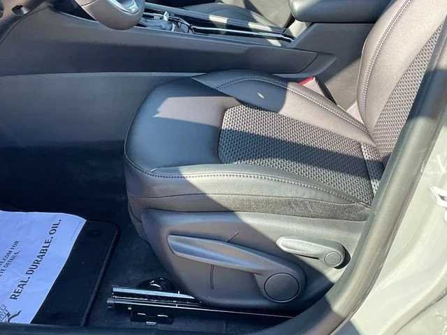 New 2026 Sting-Gray Clearcoat Jeep Latitude image 14