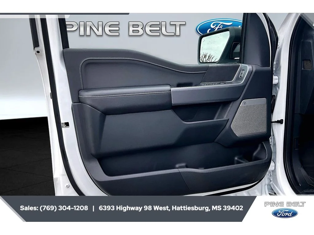 New 2026 Oxford White Ford XLT image 18