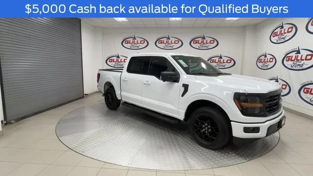 New 2026 Oxford White Ford XLT image 2