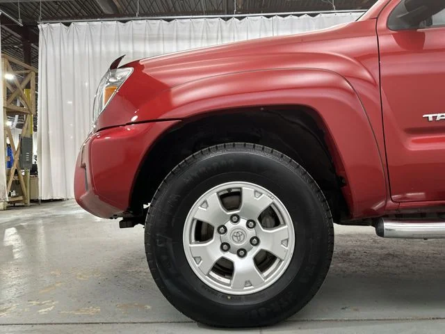 Used 2015 Red Toyota Base image 20