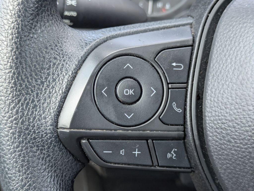 Used 2025 White Toyota LE image 23