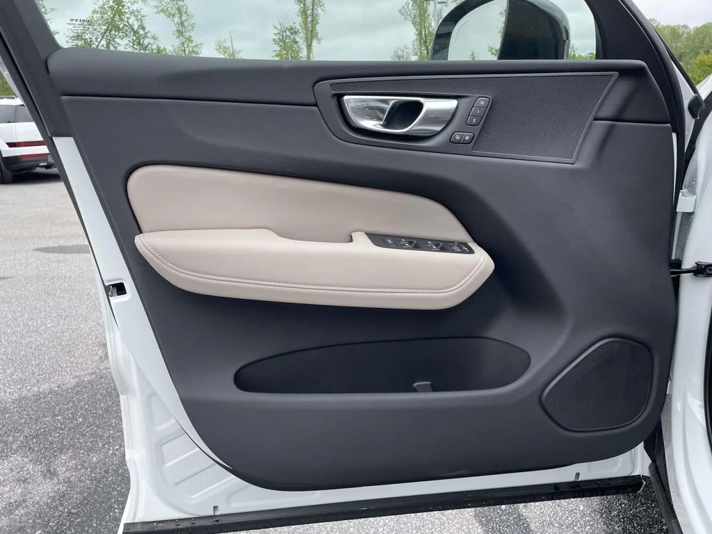 New 2026 Crystal White Metallic Volvo Plus image 5