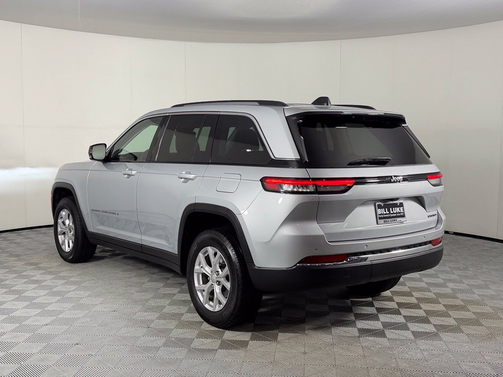 Used 2023 Silver Jeep Limited image 8