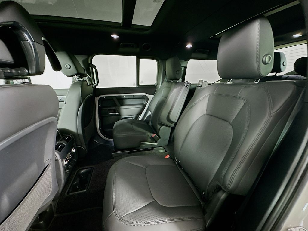 2026 Land Rover Defender S - Photo 23