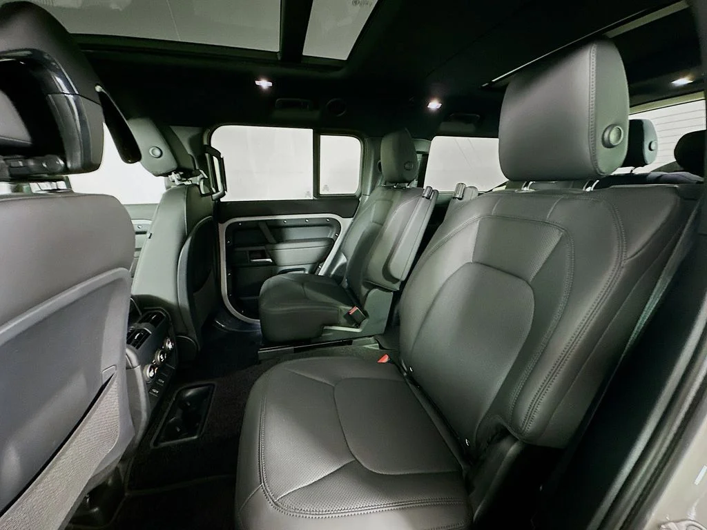 New 2026 Borasco Gray Metallic Land Rover S image 23