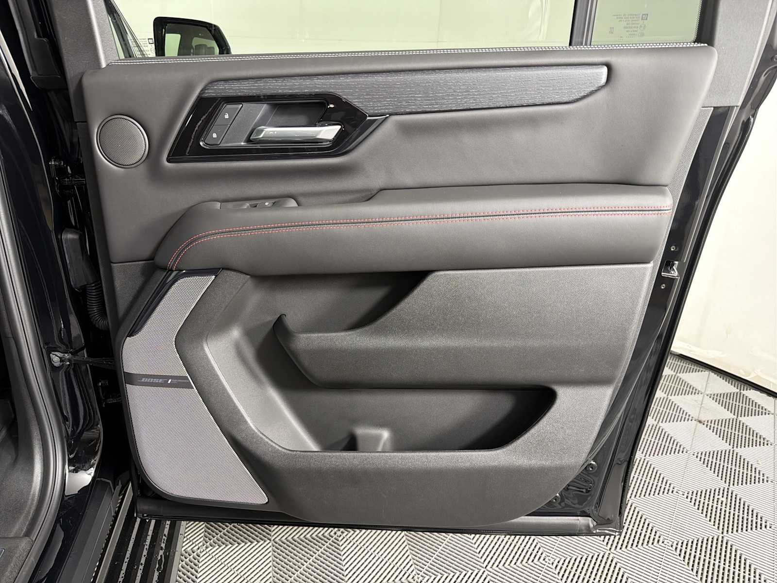 2026 GMC Yukon XL AT4 Ultimate - Photo 16