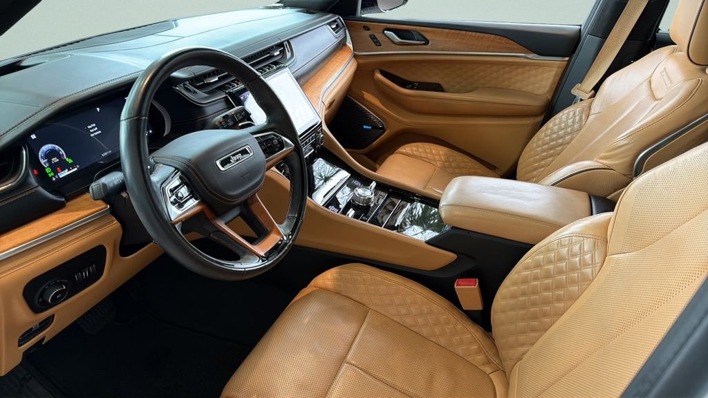 Used 2021 Silver Jeep Summit image 30