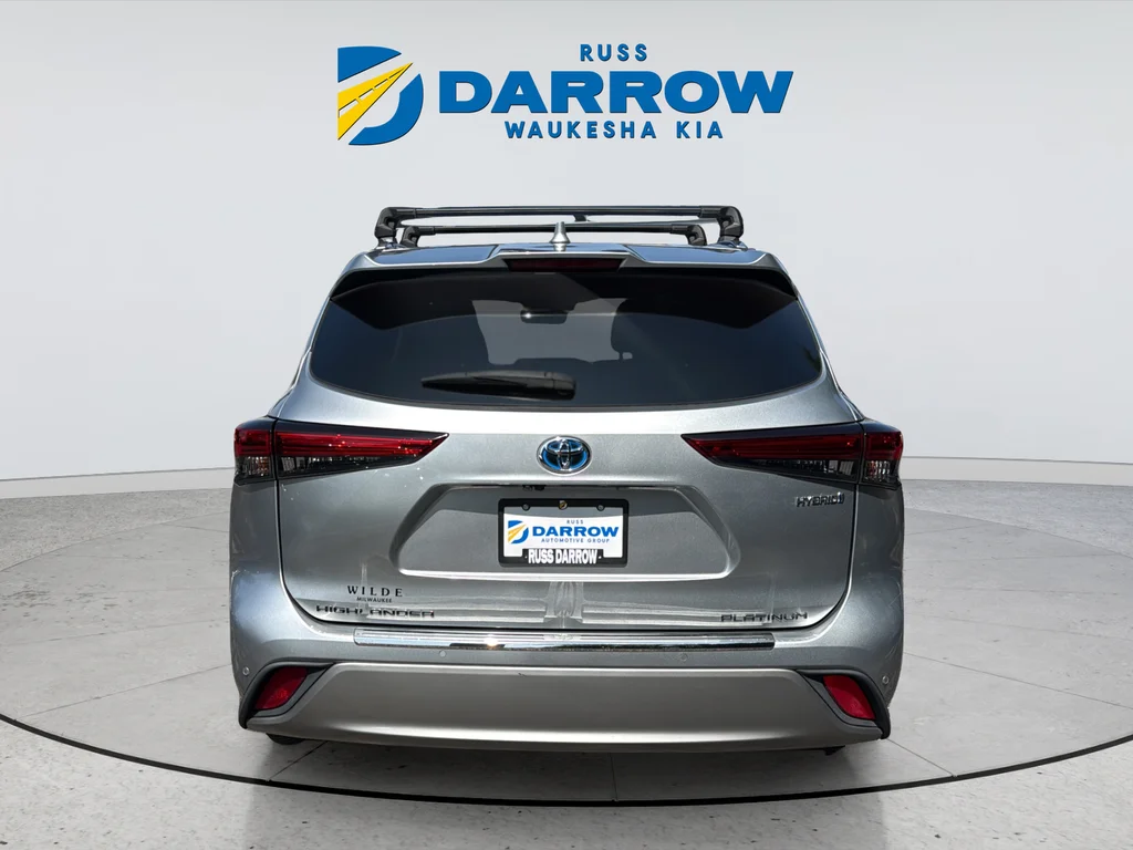 Used 2021 Silver Toyota Platinum image 4