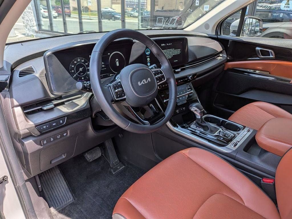 Used 2023 White Kia SX image 12