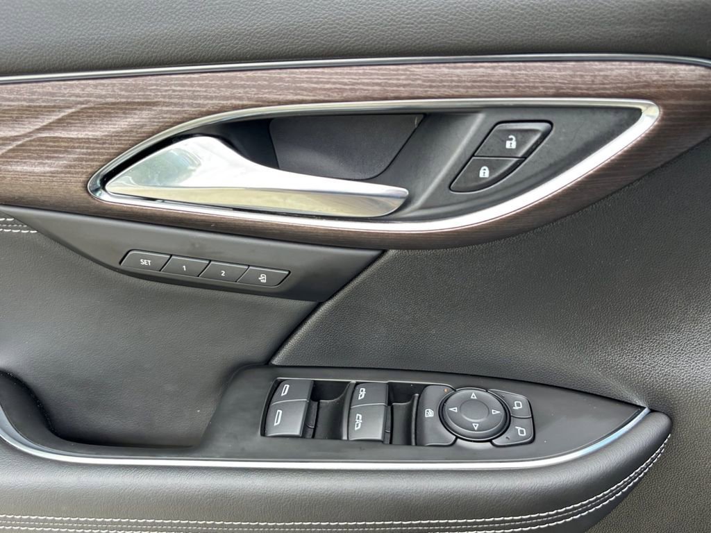 Used 2023 Moonstone Gray Metallic Buick Avenir image 30