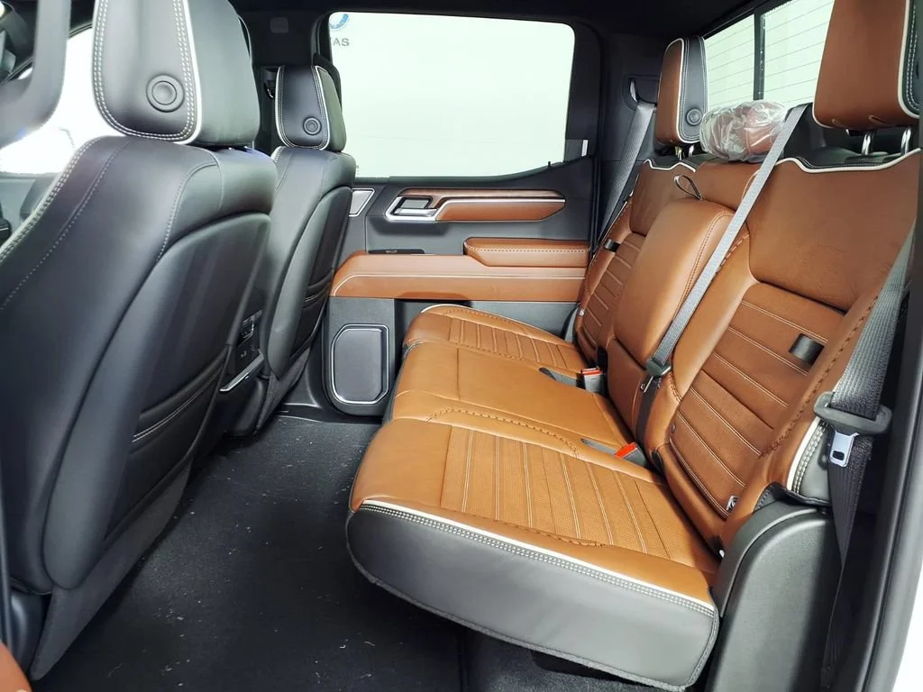 New 2026 Glacier White Tricoat GMC Denali Ultimate image 9