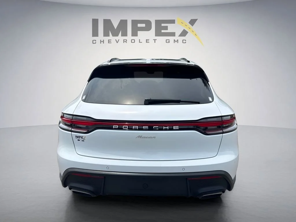 Used 2024  Porsche  image 4