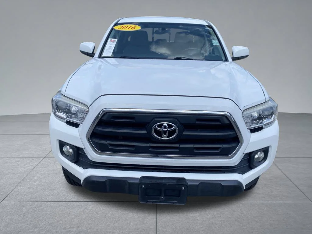 Used 2016 White Toyota SR5 image 16