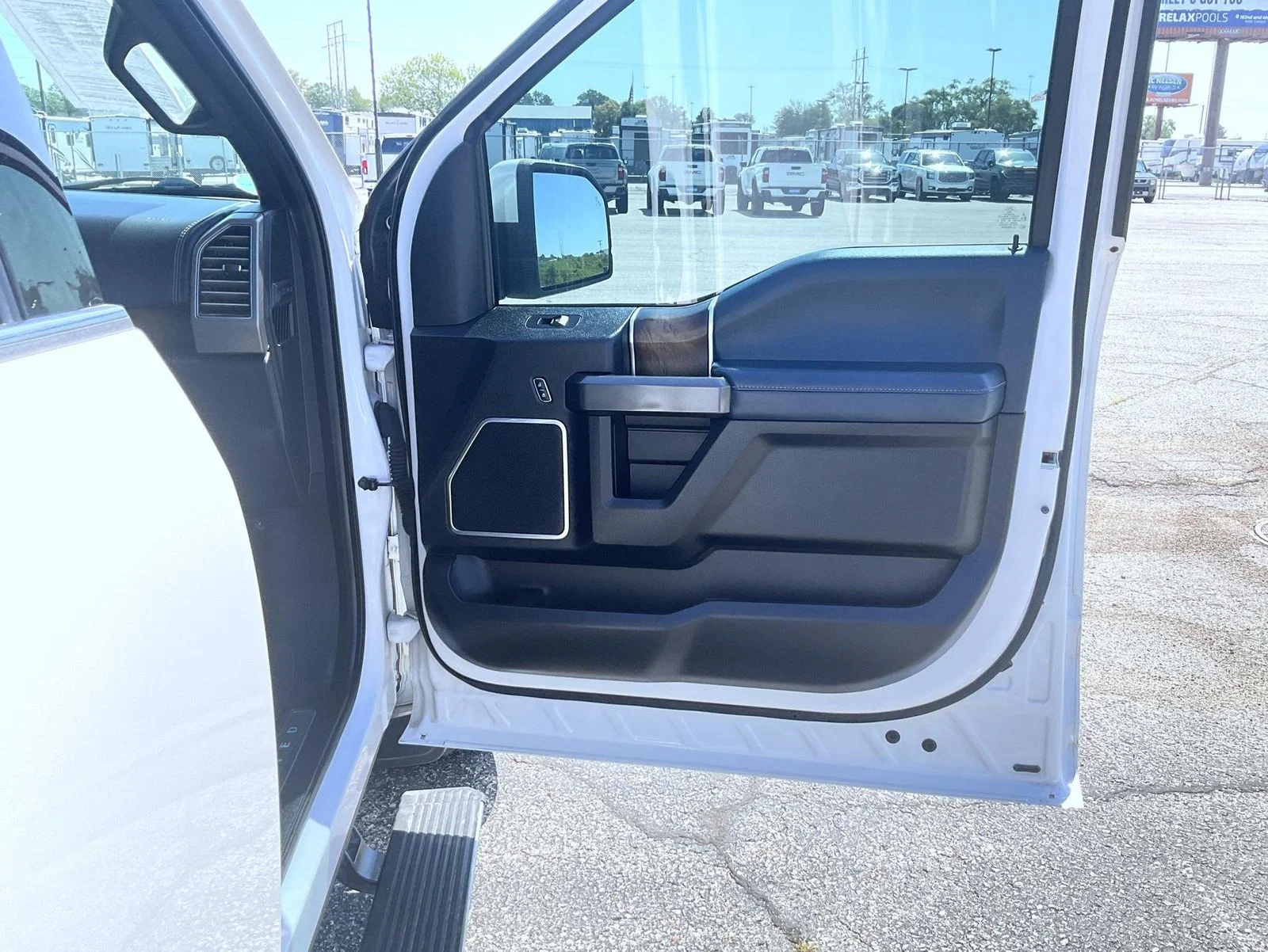 Used 2018 White Ford Limited image 16