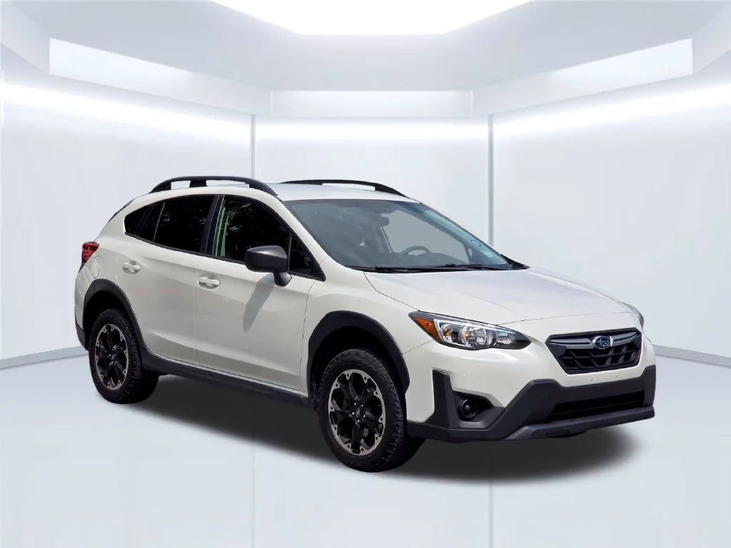 Used 2021 White Subaru Base image 13