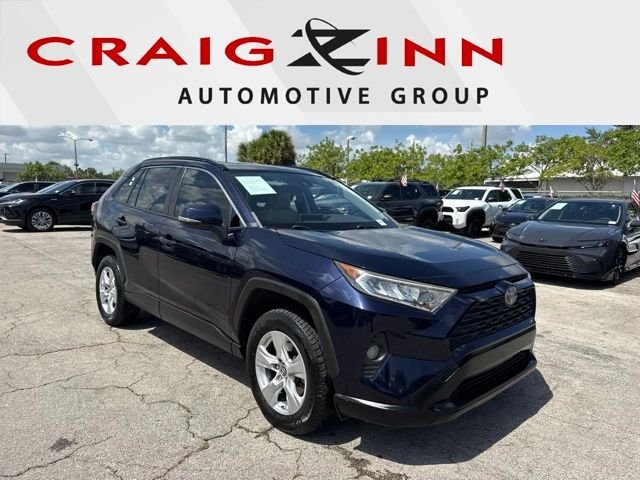 Used 2019  Toyota XLE image 1