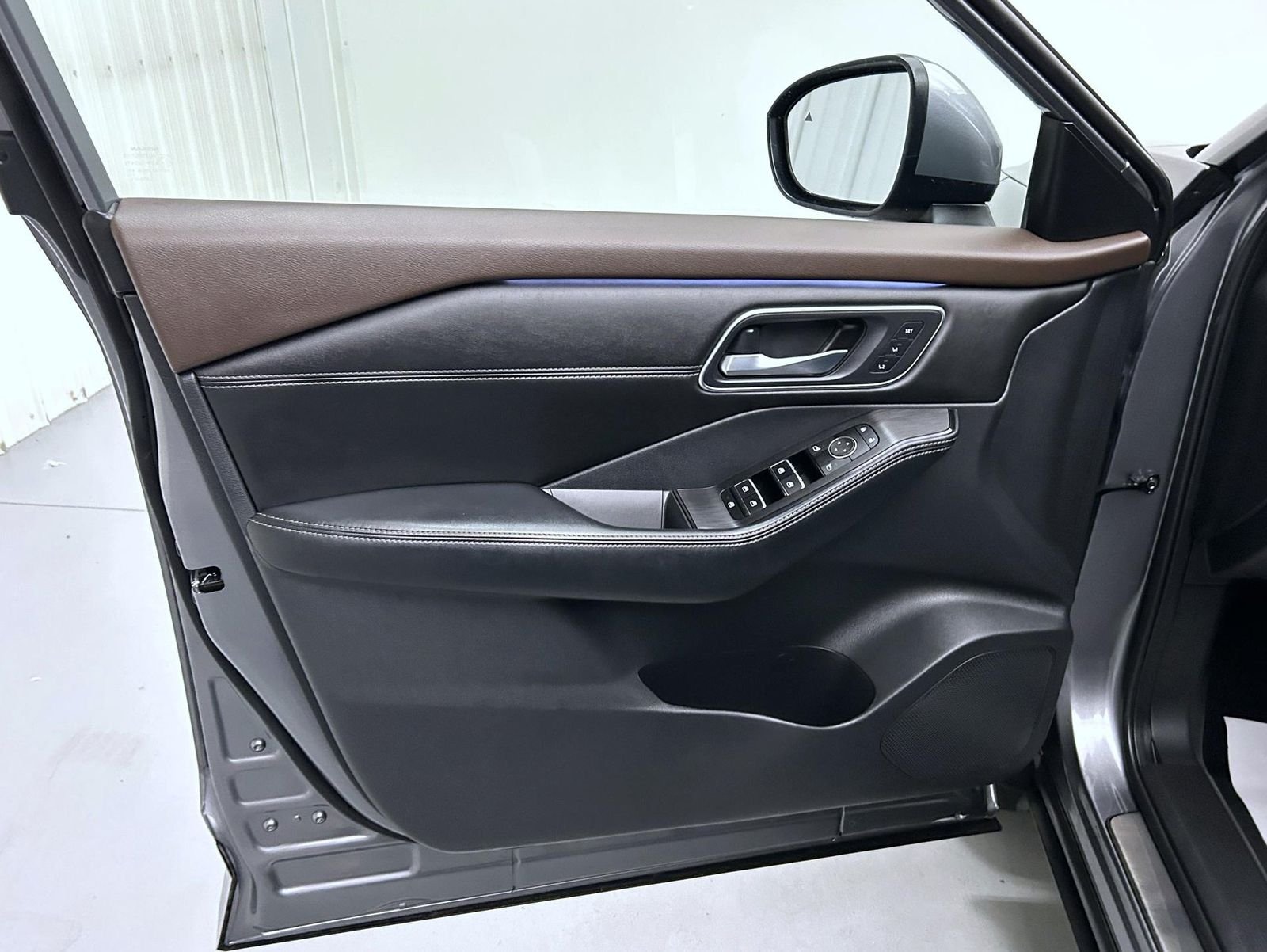 Certified Used 2023 Gun Metallic Nissan Platinum image 9