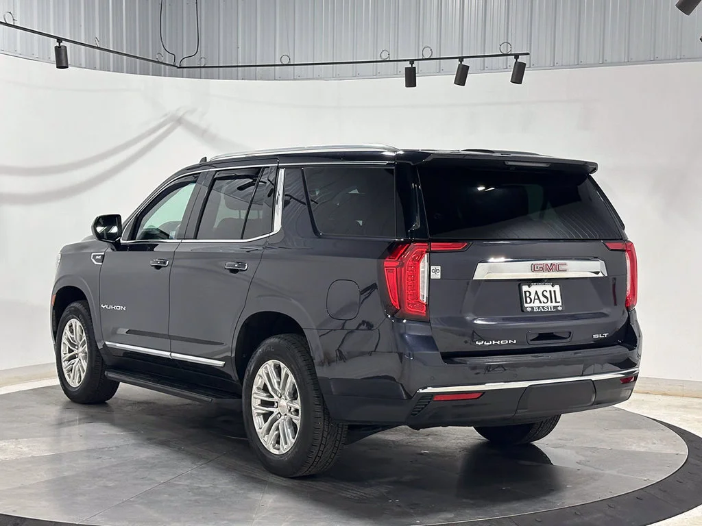 Used 2023 TITANIUM RUSH METALLIC GMC SLT image 14