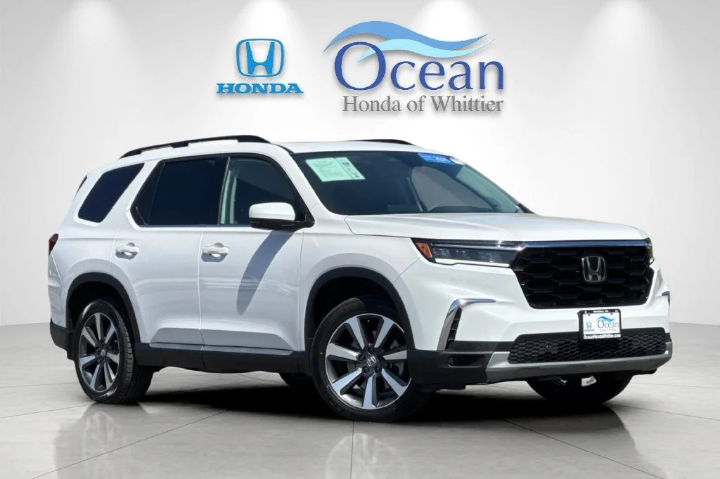 Certified Used 2025 Platinum White Pearl Honda Touring image 2