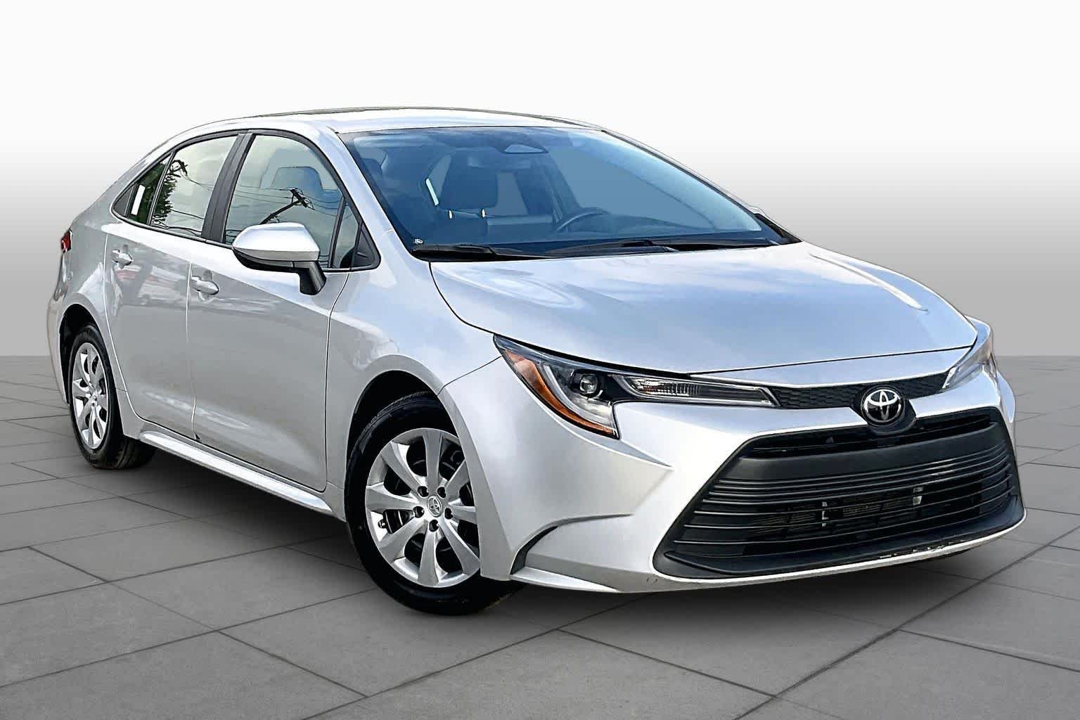 Used 2025 Classic Silver Metallic Toyota LE image 3