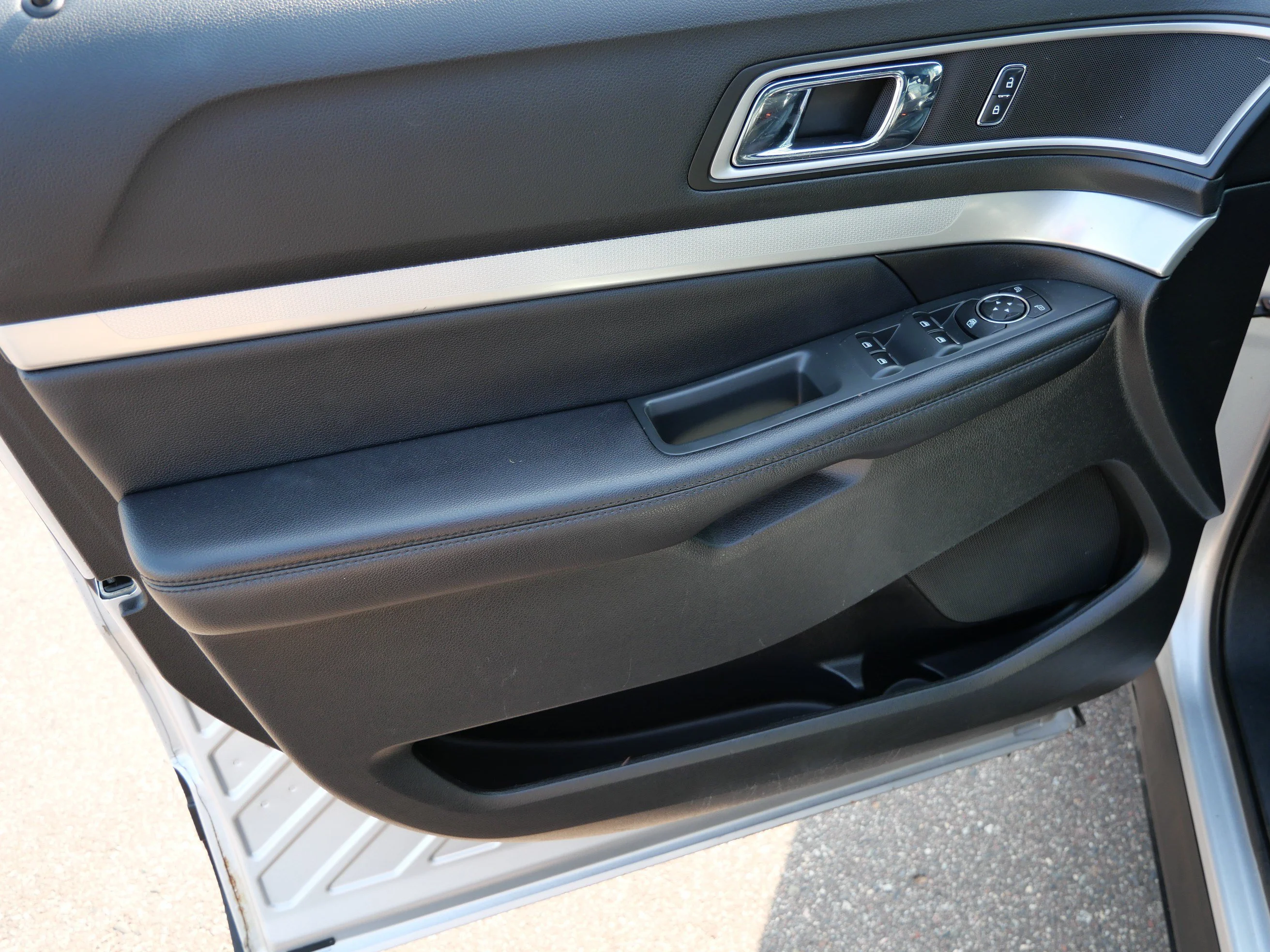 Used 2017 Ingot Silver Metallic Ford XLT image 20