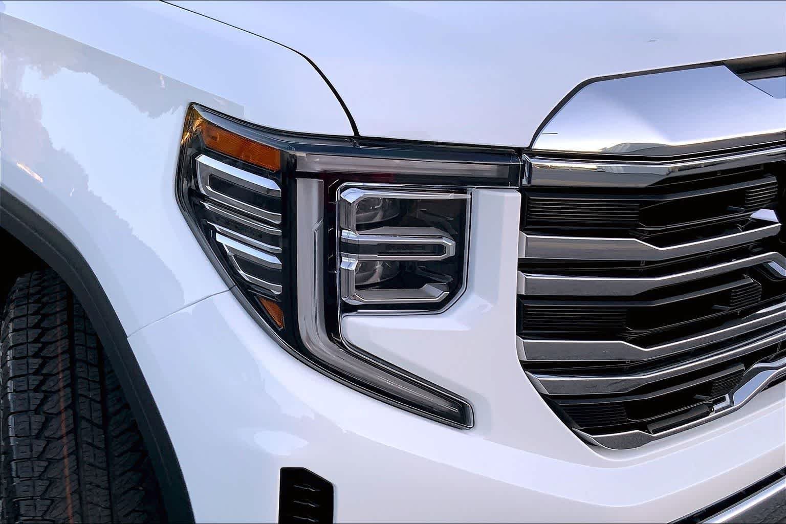 2026 GMC Sierra 1500 SLT - Photo 12